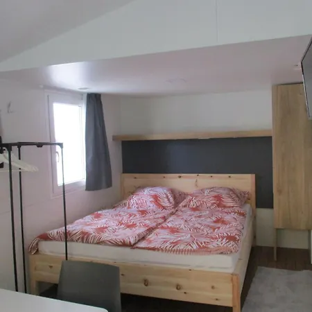بيت للعطل Tinyhaus Leo بودينسدورف