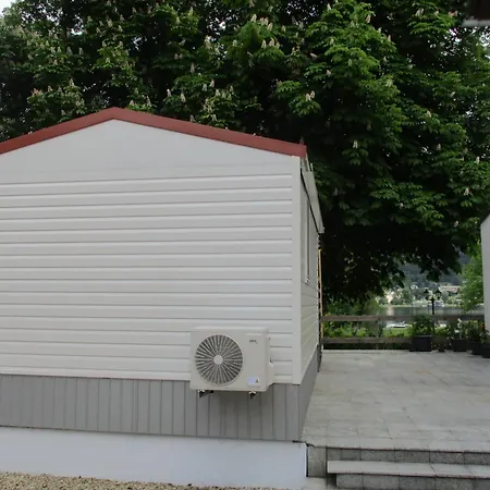 Tinyhaus Leo בית נופש *